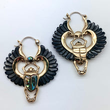 Load image into Gallery viewer, Nefertiti Scarabs - M/Horn
